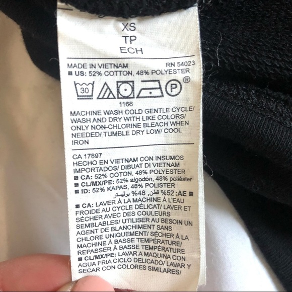 ❤️ 4/$25 Old Navy Active Black Cris Cross Cotton Blend Athletic Top XS - Picture 5 of 5